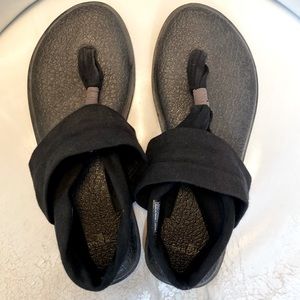 SANUK Black Yoga Mat Sling Sandal Shoes Flats Size 8